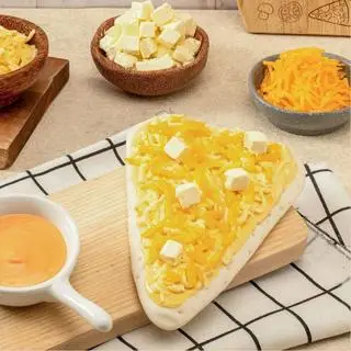 Hình ảnh Pizza Tam Giác Phô Mai Ngũ Vị Kèm Mật Ong