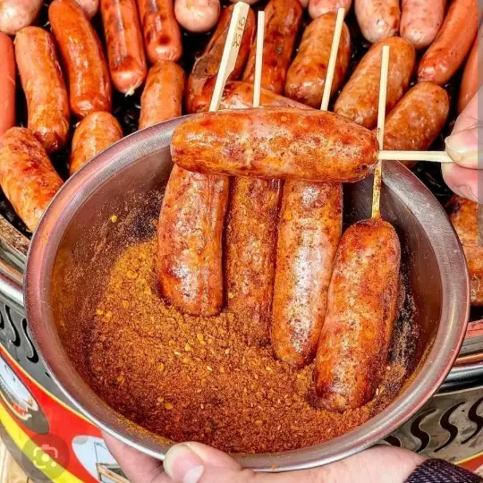 Hình ảnh combo 5 cây lạp xưởng nướng đá