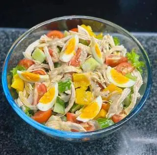 Hình ảnh salad -ức gà -trứng -xà lách