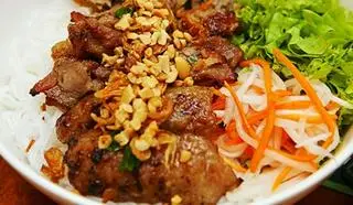 Hình ảnh Bún thịt nướng + nem