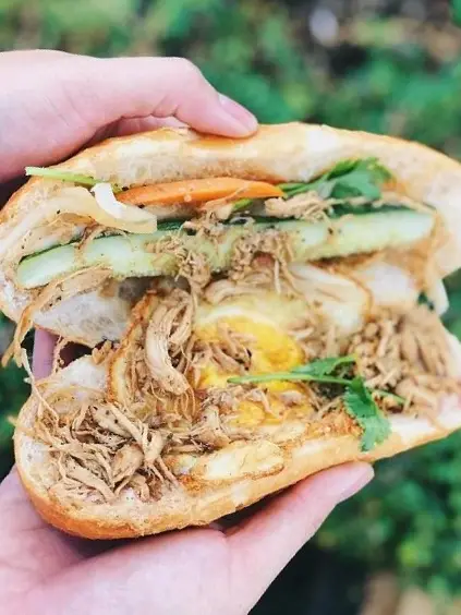 Hình ảnh bánh mì gà trứng