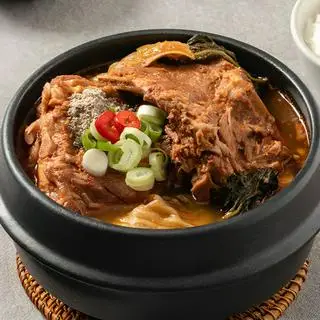 Hình ảnh Cơm canh xương heo hầm cay - 뼈해장국