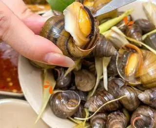 Hình ảnh Ốc lẫn luộc mắm tiêu
