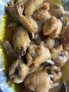 Hình ảnh Cơm Cánh Gà Kho Sả 