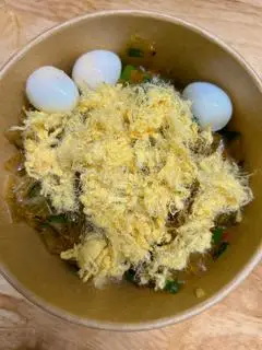 Hình ảnh Dẻo mỡ hành chà bông trứng cút