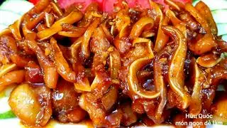 Hình ảnh Cơm chiên tai heo rim nước dừa