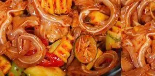 Hình ảnh TAI HEO TƯƠI SỐT THÁI 200g SÔT THÁI 