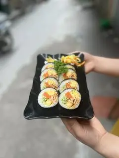 Hình ảnh Kimbap chả cá