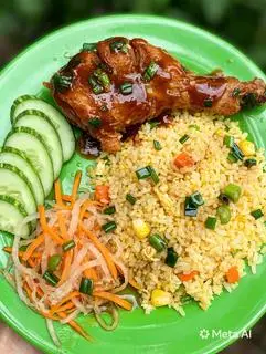 Hình ảnh cơm gà xối mỡ đùi trung