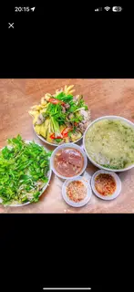 Hình ảnh Gà luộc nguyên con + cháo gỏi