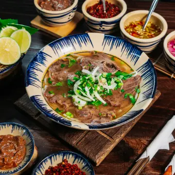 Hình ảnh Bún Bò Sườn Non Bò Bắp
