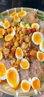 Hình ảnh Bánh tráng trộn lòng đào tóp mỡ