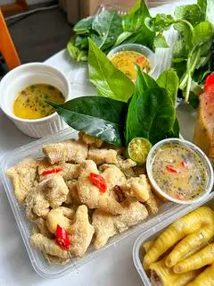 Hình ảnh Chân Gà Rút Xương Trộn Thính