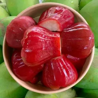 Hình ảnh Mận An Phước đỏ mọng