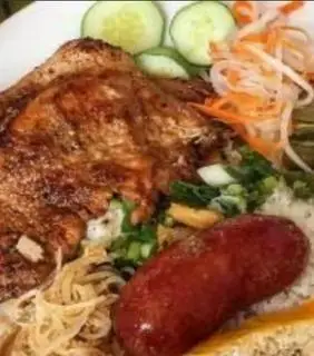 Hình ảnh Cơm sườn bì lạp xưởng