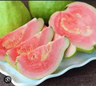 Hình ảnh Ổi Ruby 300g Kèm Muối/Mắm Ruốc