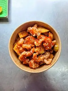 Hình ảnh Mix Chân Gà Trứng Non Sốt Thái - Size Vừa