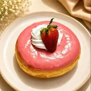 Hình ảnh Donut Socola dâu Dâu Tây