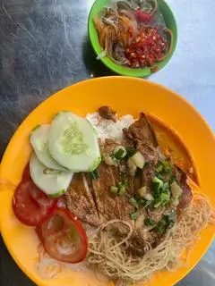 Hình ảnh cơm tấm sườn bì chả 