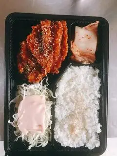 Hình ảnh Cơm gà sốt cay