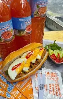 Hình ảnh Bánh mì chả cá + 2 trứng