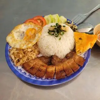 Hình ảnh Cơm Tấm Ba Rọi+Bì+Chả+Trứng Ốp La