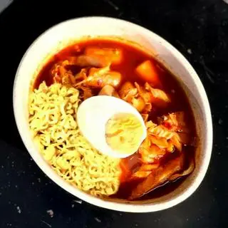 Hình ảnh Bánh gạo cay - mì
