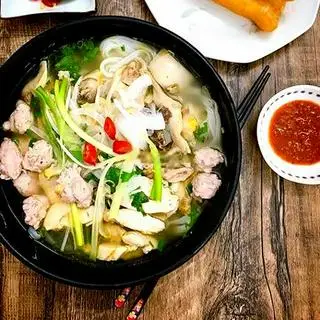 Hình ảnh ITEM-2QGX - Phở gà-mọc (Đã bao gồm 5k tiền hộp)