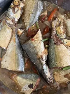 Hình ảnh Cơm Cá Nục Kho Cà Chua