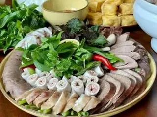 Hình ảnh LÒNG HEO NGON LỚN 