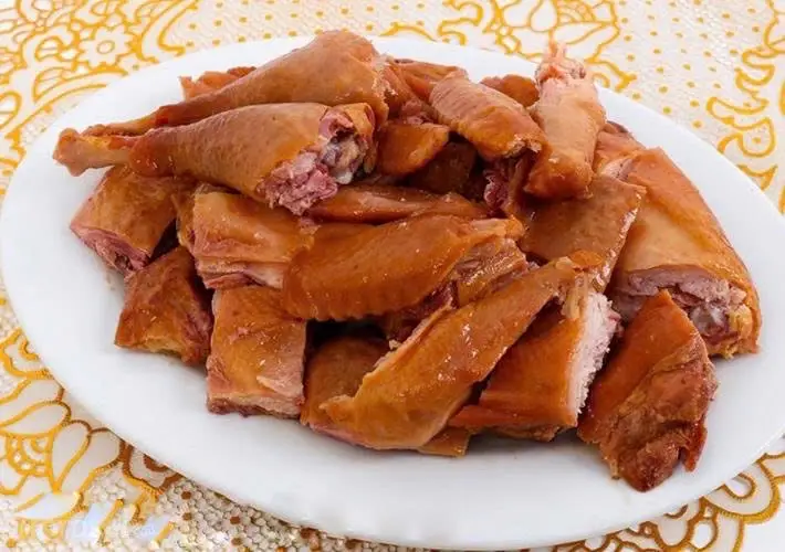 Hình ảnh Gà hun khói 1/2 con + nước chấm thần thánh