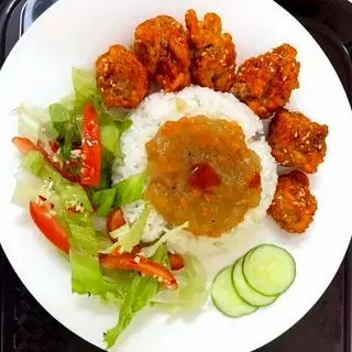 Hình ảnh Cơm gà viên sốt Hàn Quốc