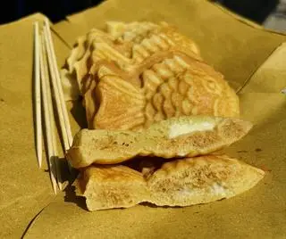 Hình ảnh Bánh cá chà bông - phô mai