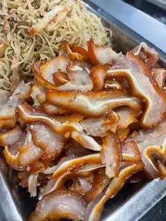 Hình ảnh Phần phá lấu chấm bánh mì