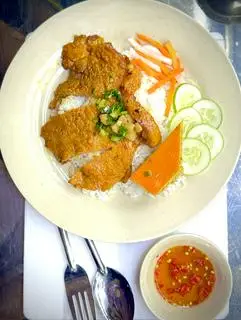 Hình ảnh Cơm tấm sườn chả