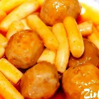 Hình ảnh Cá viên nhân thịt phô mai sốt tokbokki mật ong