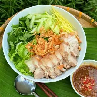 Hình ảnh  combo (Bún thịt luộc tai heo +trà tắt hạt chia