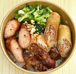 Hình ảnh Bún thịt nướng đầy đủ - thịt nướng - nem - chả giò