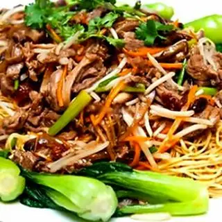 Hình ảnh Mì xào bò đặc biệt