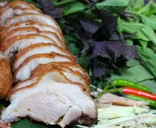 Hình ảnh Bánh Tráng Cuốn Thịt Heo Chiên Chua Ngọt