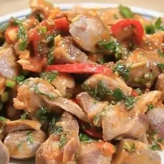 Hình ảnh Nui xào mề gà 