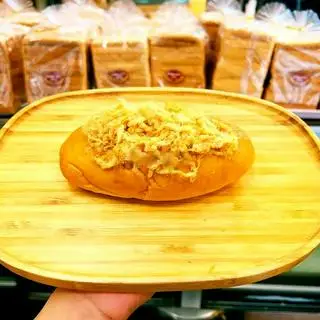 Hình ảnh Bánh Mì Chà Bông Phô Mai Cay