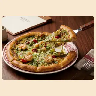 Hình ảnh Pizza sốt Pesto với Tôm-Artisan Pesto & Shrimp Pizza