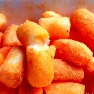 Hình ảnh Tobokki nhân phô mai lắc phô mai