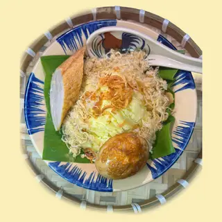 Hình ảnh Xôi xéo chà bông chả mỡ trứng kho