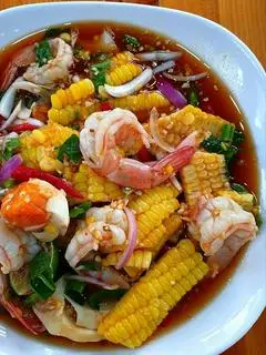 Hình ảnh Gỏi đu đủ hải sản mắm Thái