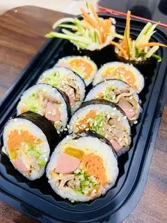 Hình ảnh Kimbap ba chỉ nướng