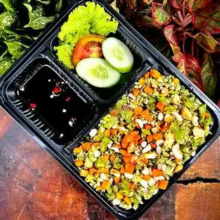 Hình ảnh Cơm chiên hải sản lá é