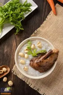Hình ảnh Cháo chim bồ câu hầm hạt sen