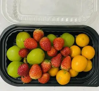 Hình ảnh Mix : Nho , Dâu Tây , Kim Quất 400gr
